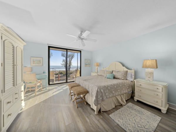 Sanibel Vacation Condo Sleeps Six Guests.